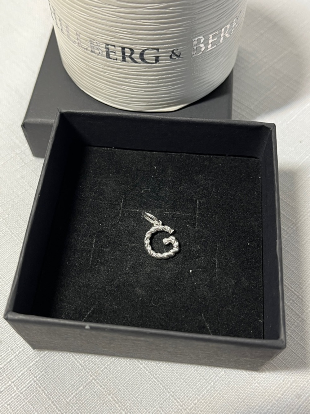 Hillberg & Berk 925 Silver Spiral Drop Pendant Necklace Letter G. New. Gift idea